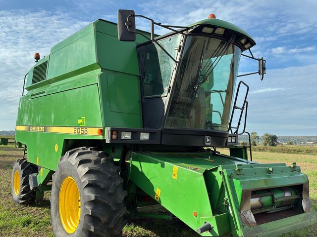 John Deere 2058