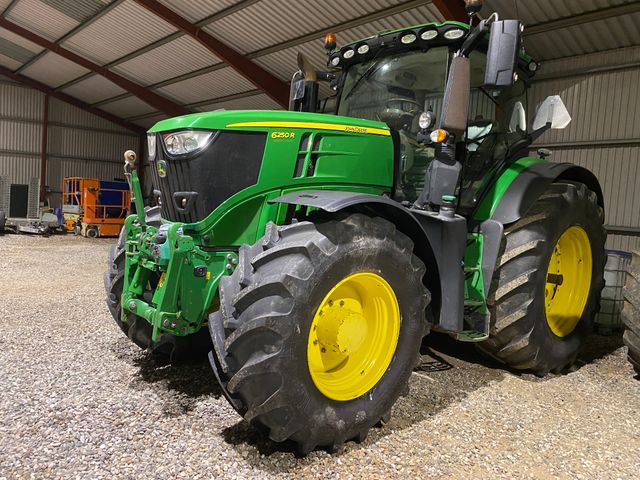 John Deere 6250R