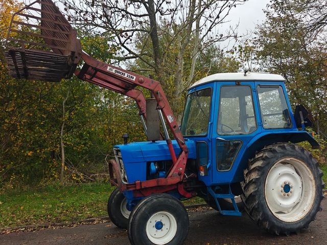 Ford 6600 med frontlæsser