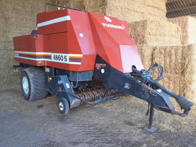 Hesston 4860